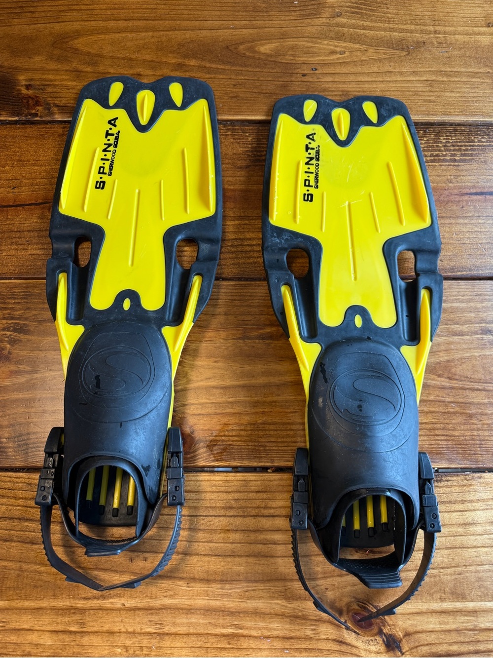 Sherwood Spinta Dive Fins with Optimal Pivot Blade Scuba Diving Fin SMALL YELLOW
